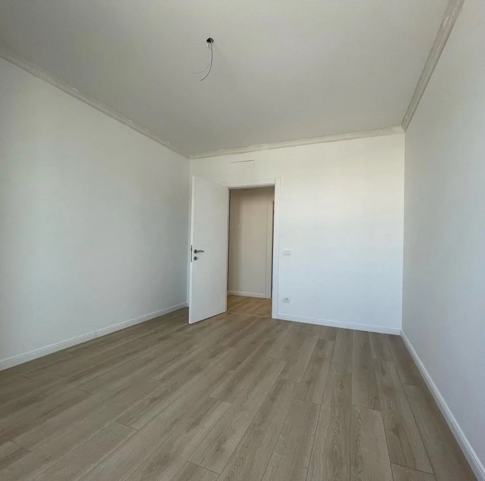 Tirane, jepet me qera zyre Kati 7, 110 m² 550 € (RRUGA TEODOR KEKO)