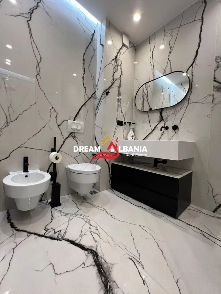 Tirane, jepet me qera apartament 2+1 Kati 6, 95 m² 1.650 € (Qender)