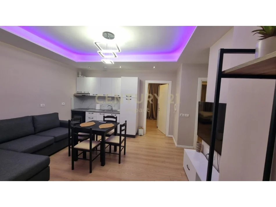 Tirane, jepet me qera apartament 2+1 Kati 1, 80 m² 800 € (Restorant Durrësi)