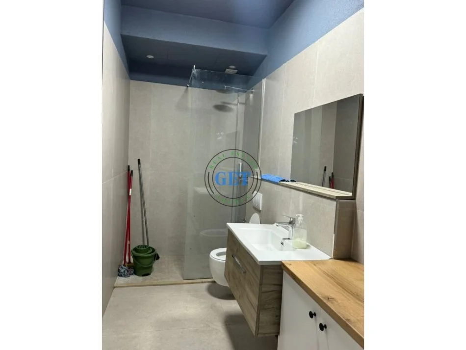 Durres, shitet ambjent biznesi Kati 0, 88 m² 165.000 € (Qendra Tregtare Blue Star)