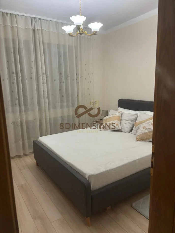 Tirane, jepet me qera apartament 3+1 Kati 3, 100 m² 800 € (myslym shyr)