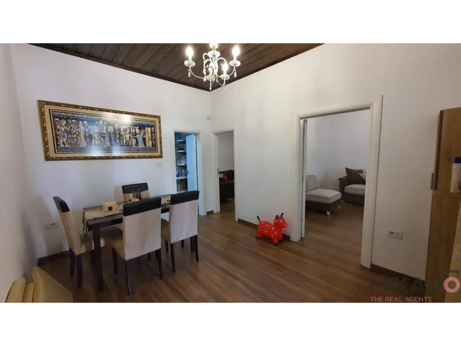 shitet 1 Katshe, , 400 m² 150,000 €