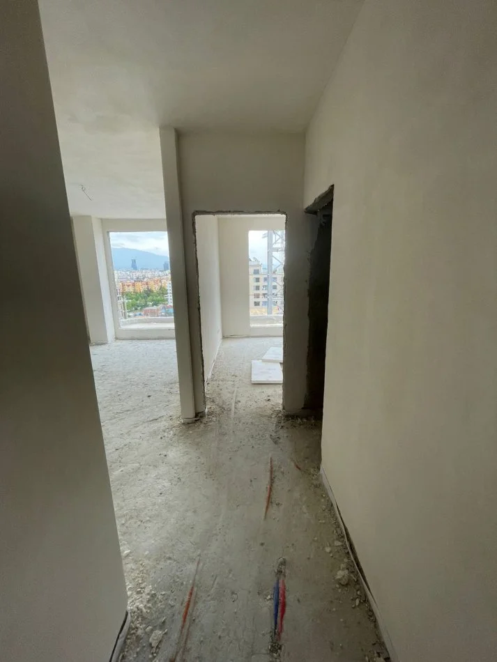 Tirane, shitet apartament 2+1+Ballkon Kati 1, 120 m² 179.000 € (Rruga Simon Gjoni)