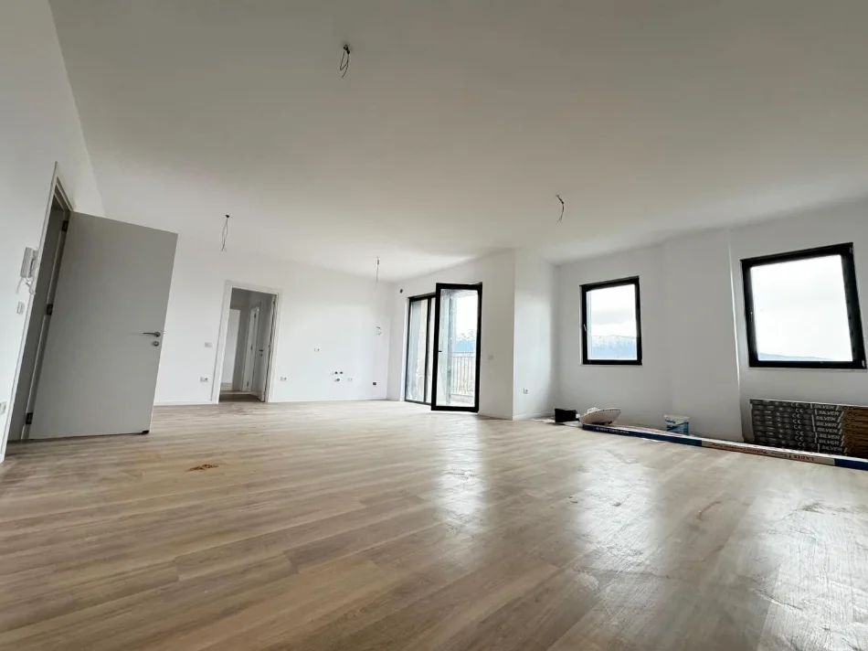 Tirane, shitet apartament 2+1 , 344.000 € (liqeni thate)