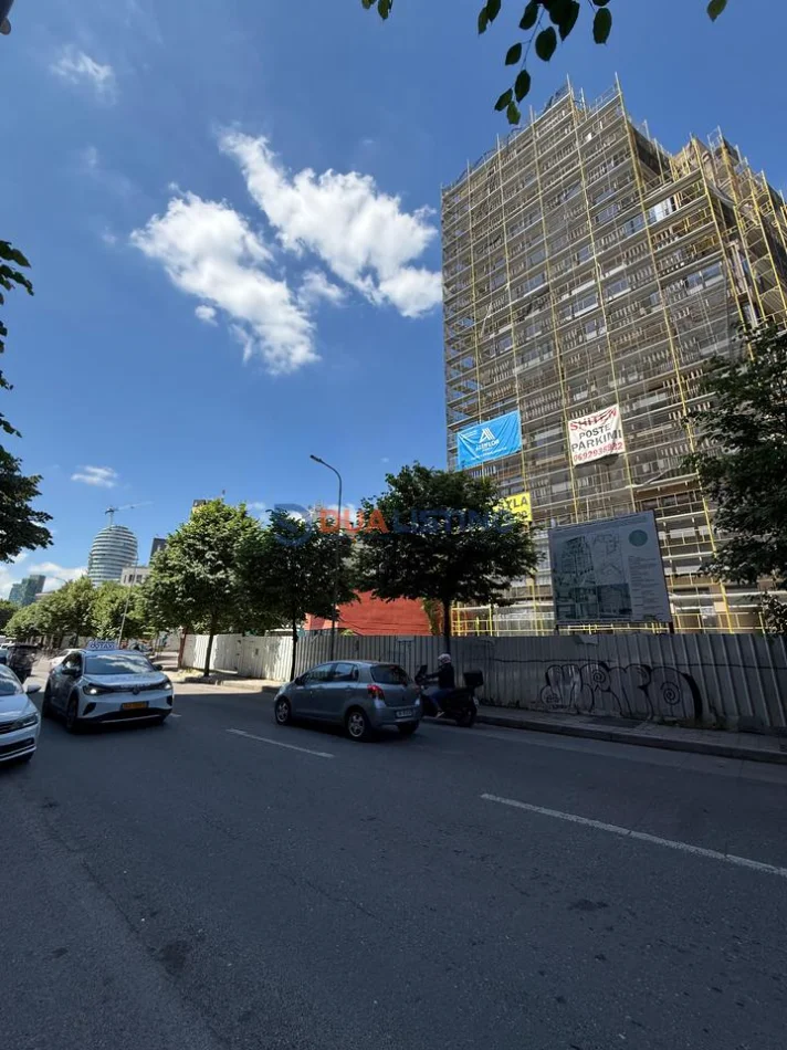 Tirane, shitet lokal Kati 0, 114 m² 685.000 € (selvia , rruga e dibres)