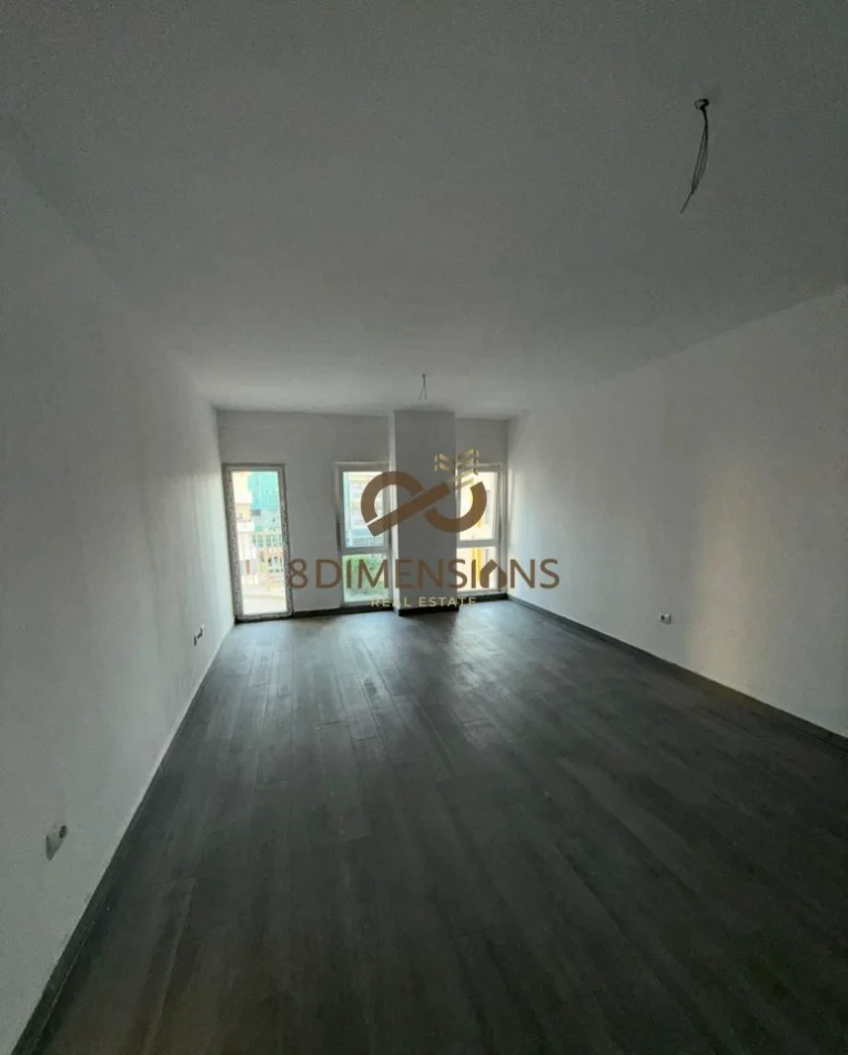Tirane, jepet me qera zyre Kati 5, 60 m² 550 € (zogu i zi)