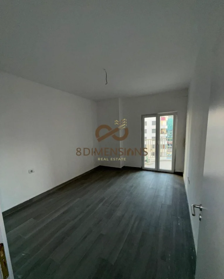 Tirane, jepet me qera zyre Kati 5, 60 m² 550 € (zogu i zi)