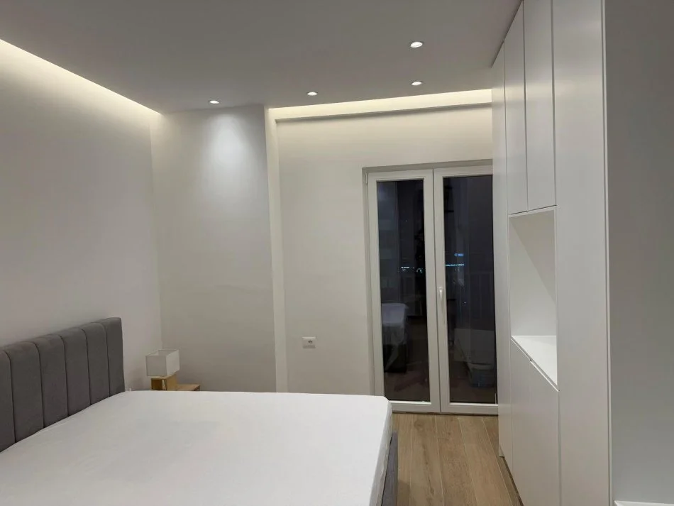 Tirane, jepet me qera apartament 1+1 Kati 2, 70 m² 800 € (Zogu i Zi)