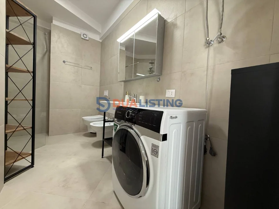 Tirane, jepet me qera apartament 1+1 , 749 € (Liqeni i Thate)