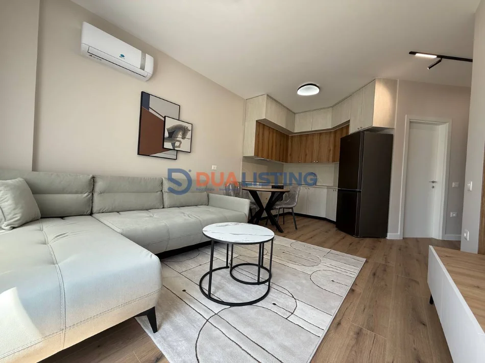 Tirane, jepet me qera apartament 1+1 Kati 3, 65 m² 750 € (liqeni i thate)