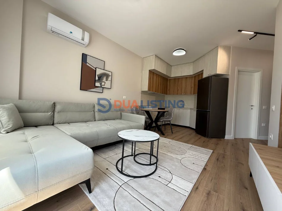 Tirane, jepet me qera apartament 1+1 , 749 € (Liqeni i Thate)