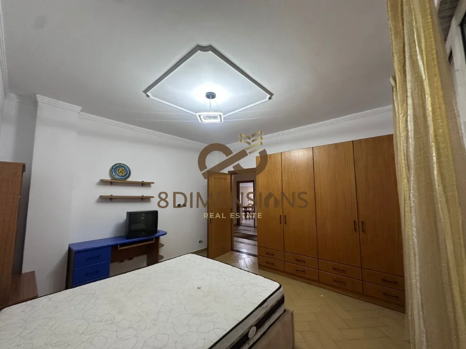 Tirane, jepet me qera apartament 2+1+Ballkon Kati 3, 140 m² 500 € (myslym keta)