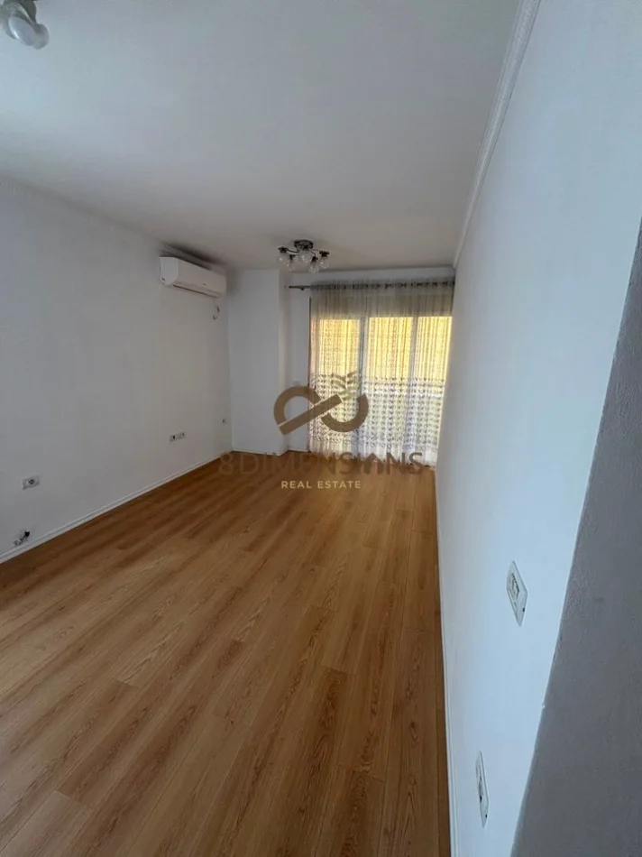 Tirane, shitet apartament 2+1+Ballkon Kati 2, 88 m² 135.000 € (fresk)