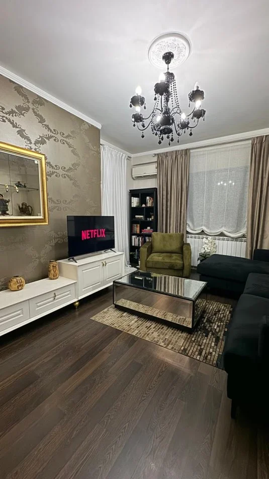 Tirane, jepet me qera apartament 2+1 Kati 8, 115 m² 900 € (Rruga “Asim Vokshi”)