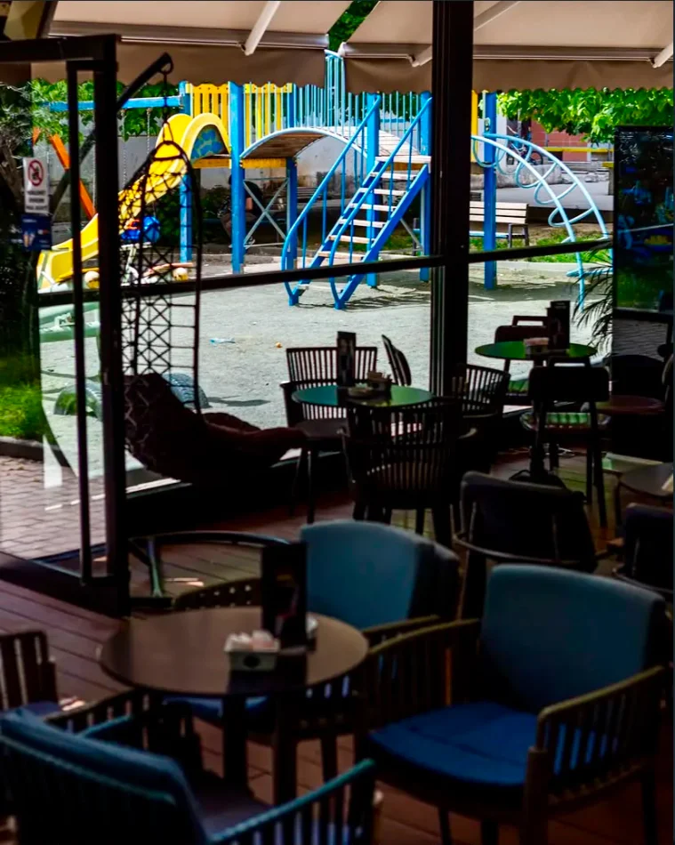 Tirane, jepet me qera bar-resorant Kati 0, 330 m² (Bulevardi Gjergj Fishta)