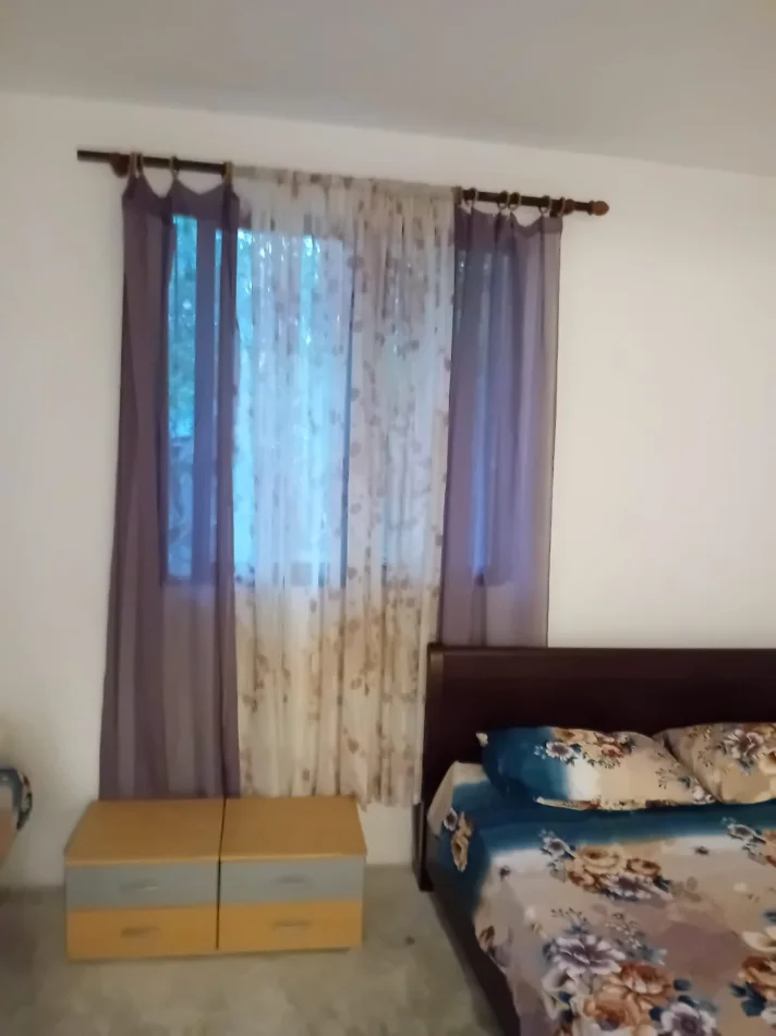 Tirane, jepet me qera shtepi 1+1+Aneks , 61 m² 210 € 