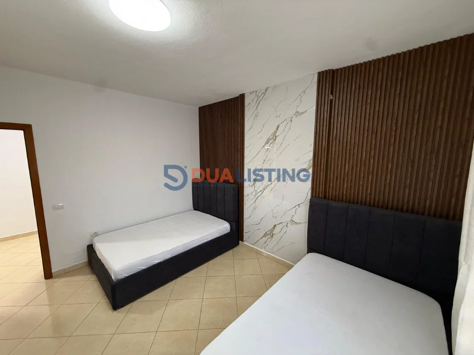 Tirane, jepet me qera apartament 2+1 , 650 € 