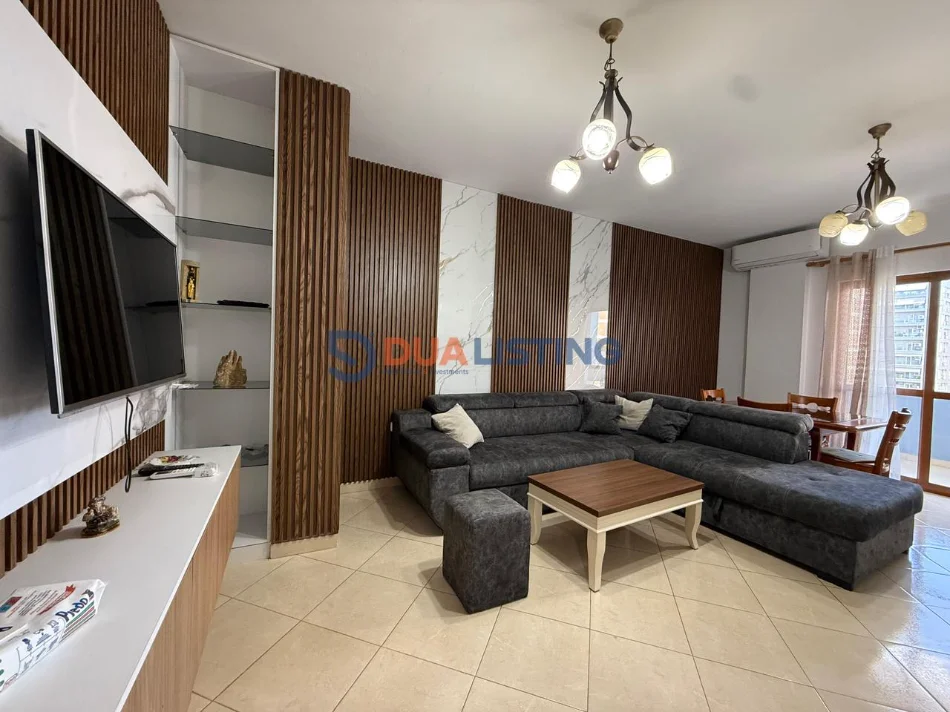 Tirane, jepet me qera apartament 2+1 , 650 € 