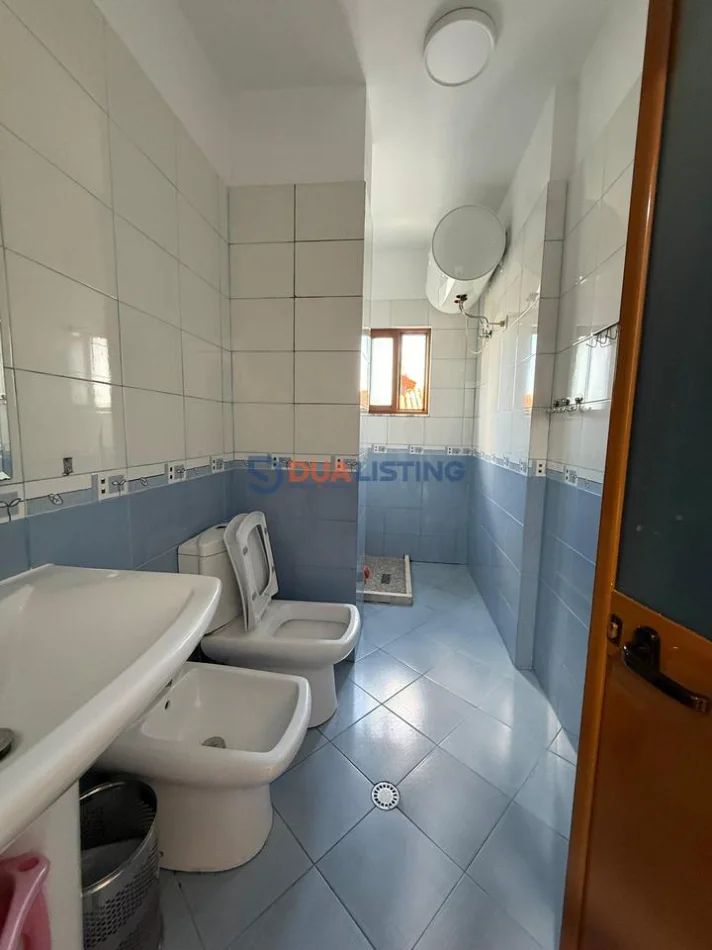 Tirane, jepet me qera apartament 2+1 , 650 € 