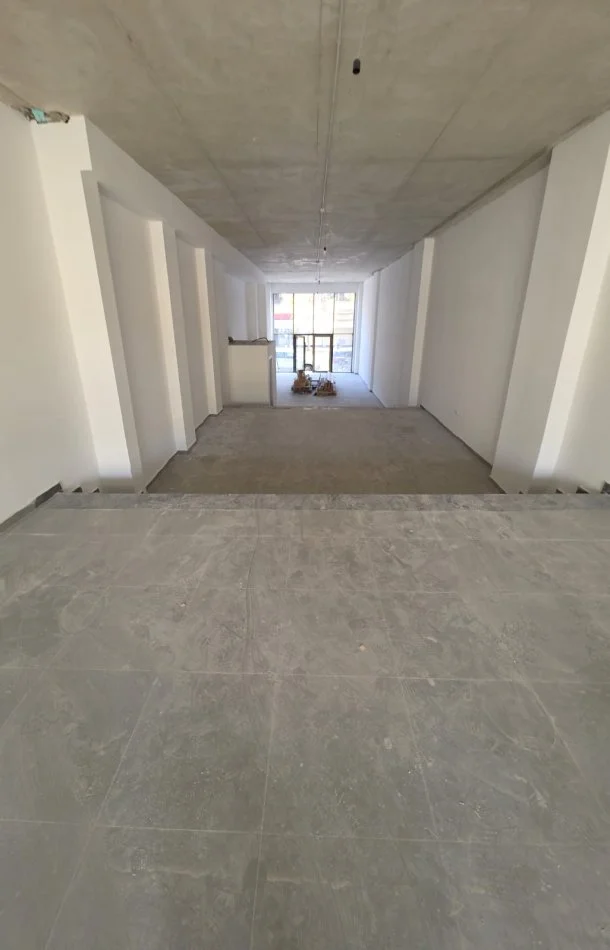 Tirane, jepet me qera ambjent biznesi Kati 0, 125 m² (Rruga e Barrikadave)