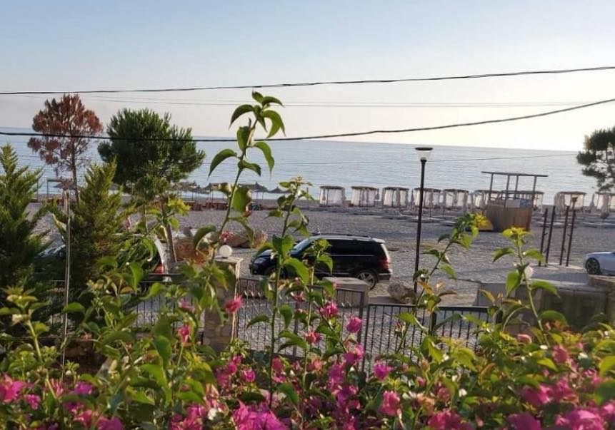 Dhermi - Palase, jepet me qera bar-resorant Kati 0, 120 m² 30 € (Plazhi i Dhermiut)