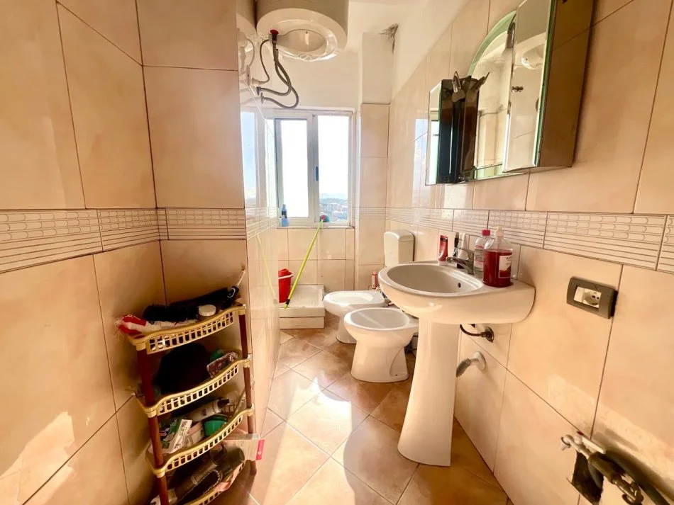 Tirane, shes apartament 1+1+Aneks+Ballkon Kati 10, 62 m² 79.000 € (Porcelan)