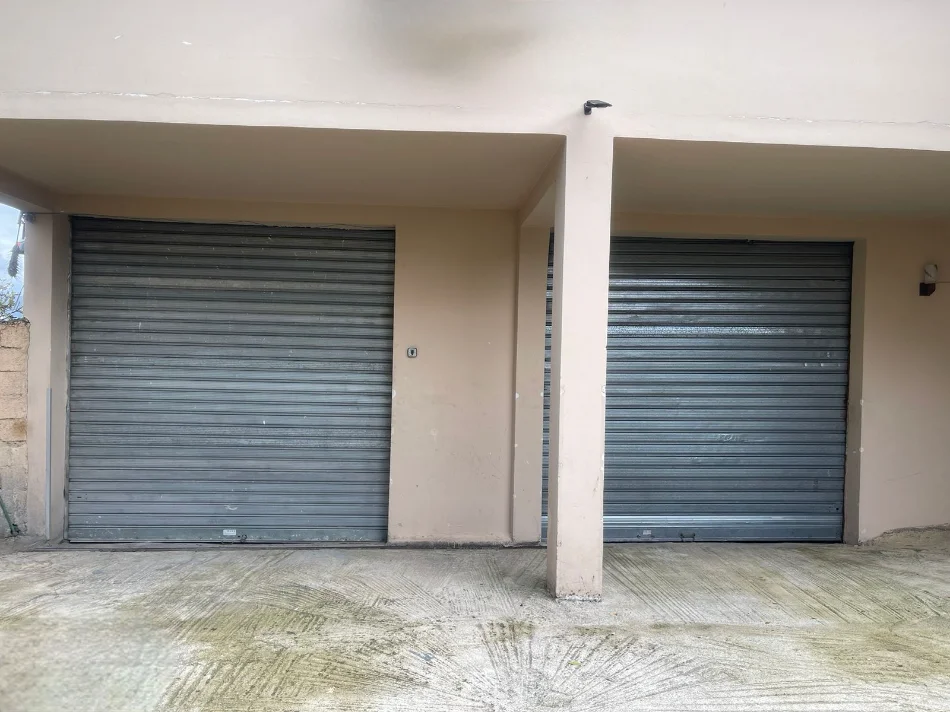 Tirane, jepet me qera ambjent biznesi Kati 0, 100 m² 500 € (Sauk)