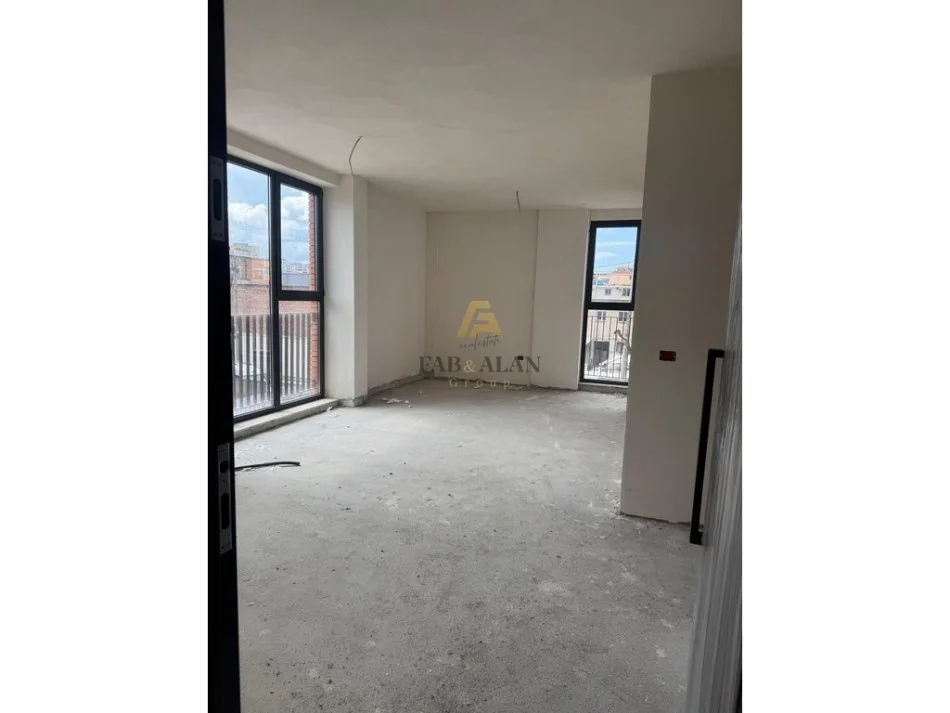 Tirane, shitet apartament 2+1+2 Kati 6, 105 m² 167.200 € (Siri Kodra)