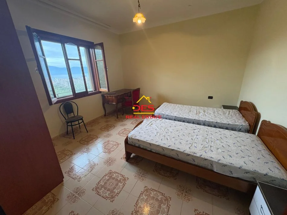 Vlore, jepet me qera shtepi 2+1+Ballkon Kati 0, 110 m² 300 € (Rruga Unaza)