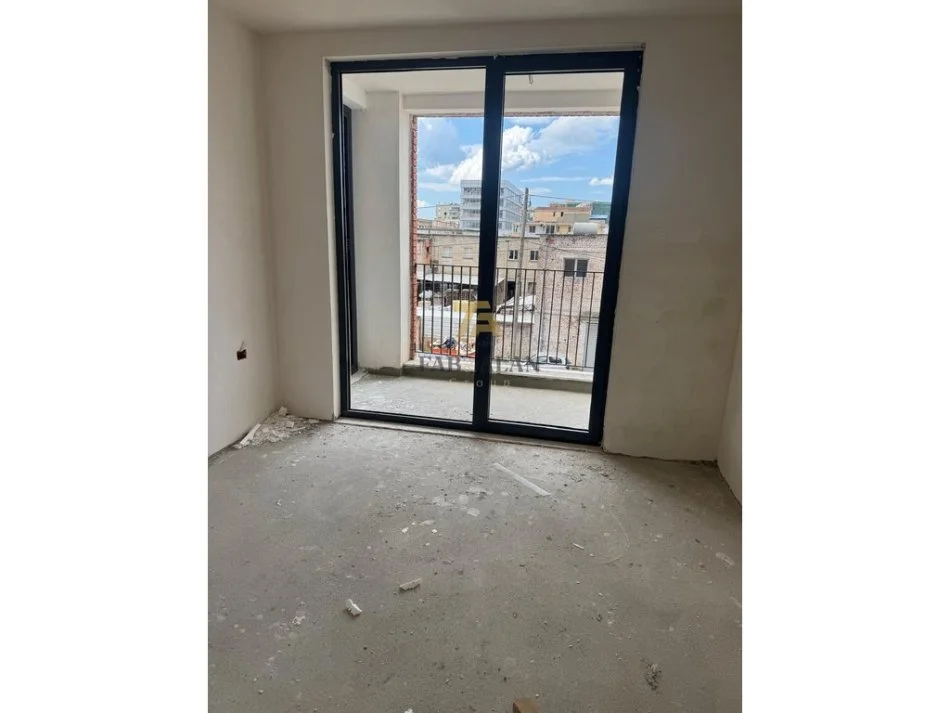 Tirane, shitet apartament 2+1+2 Kati 6, 105 m² 167.200 € (Siri Kodra)