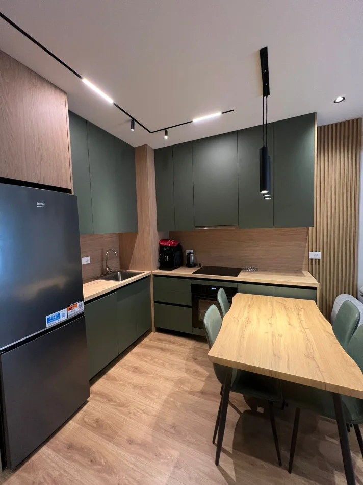 Tirane, pa komision, 1+1+Ballkon Kati 8, 530 € (Rezidenca Kadiu)