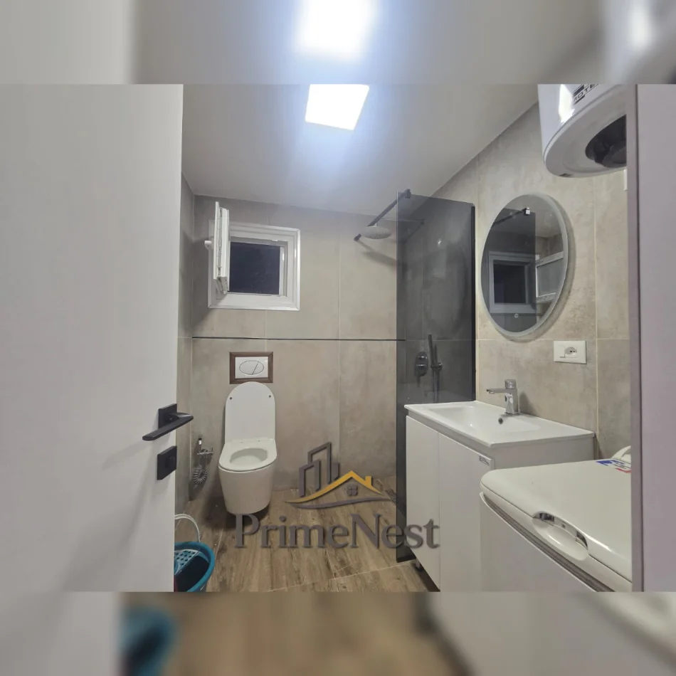 Tirane, jepet me qera ambjent biznesi Kati 2, 78 m² 800 € 