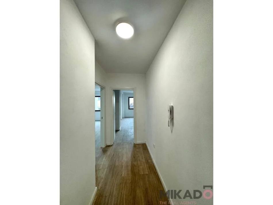 Tirane, jepet me qera zyre Kati 1 81 m² 600 € (Rruga Qemal Stafa
