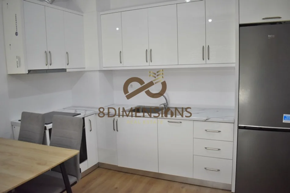 Tirane, jepet me qera apartament 1+1+Ballkon Kati 5, 60 m² 450 € (ali demi)