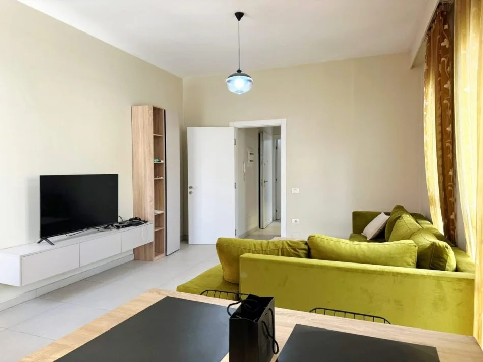 Tirane, shitet apartament 1+1 , 145.000 m² 145.000 € 