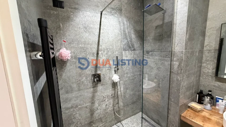 Tirane, shitet apartament 1+1 , 67 m² 130.000 € (Fresku)