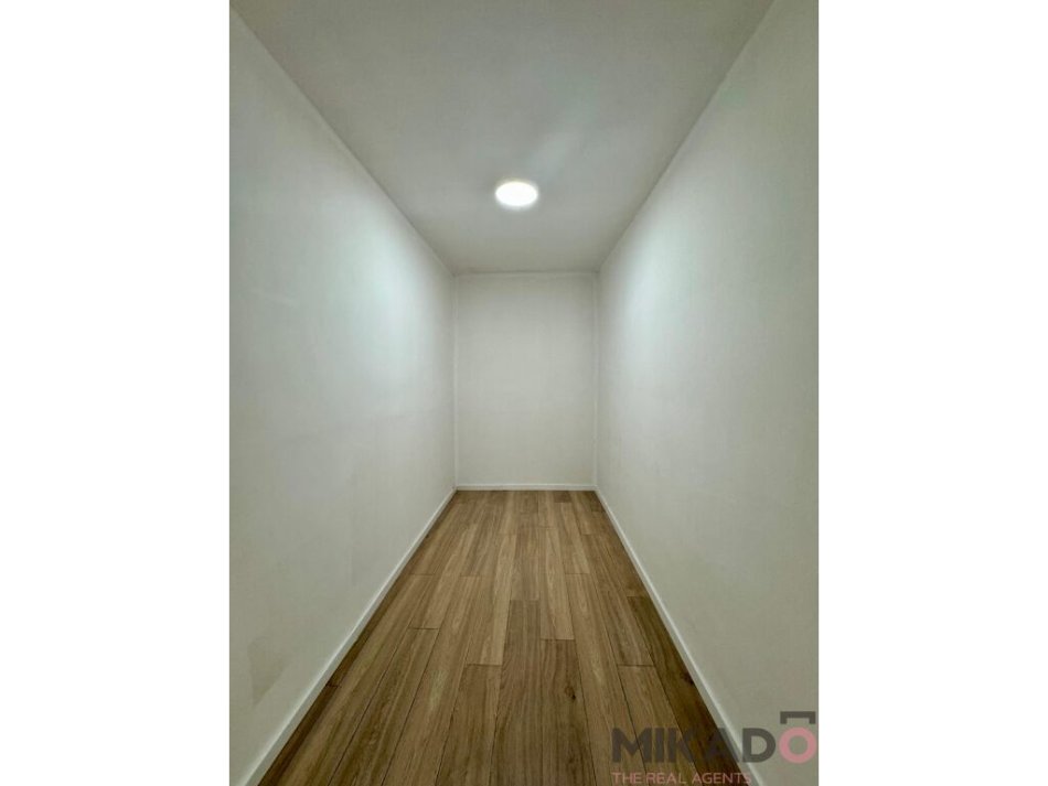 Tirane, jepet me qera zyre Kati 1 81 m² 600 € (Rruga Qemal Stafa