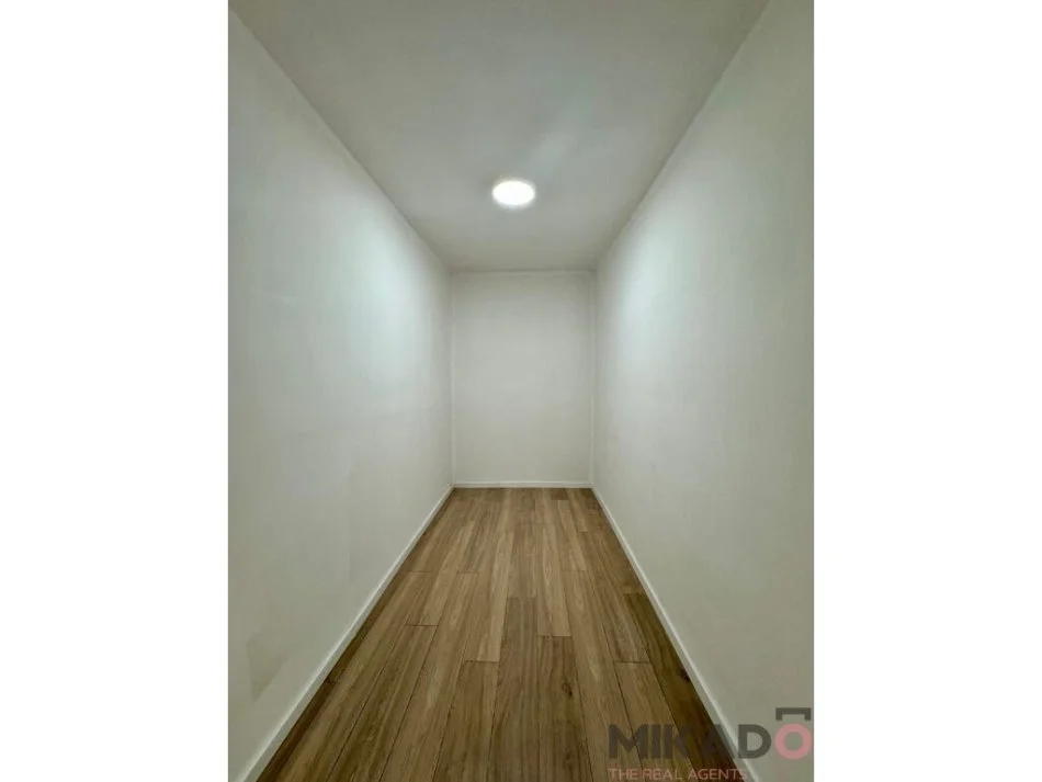 Tirane, jepet me qera zyre Kati 1 81 m² 600 € (Rruga Qemal Stafa