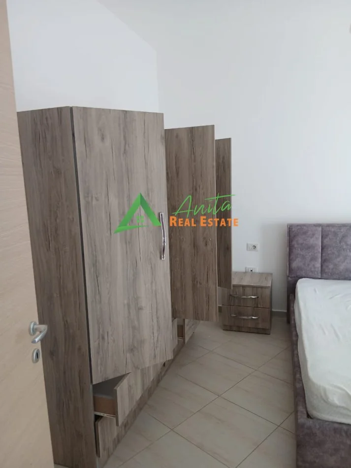Tirane, jepet me qera apartament 2+1 Kati 1, 92 m² 500 € (Liqeni i Thate)