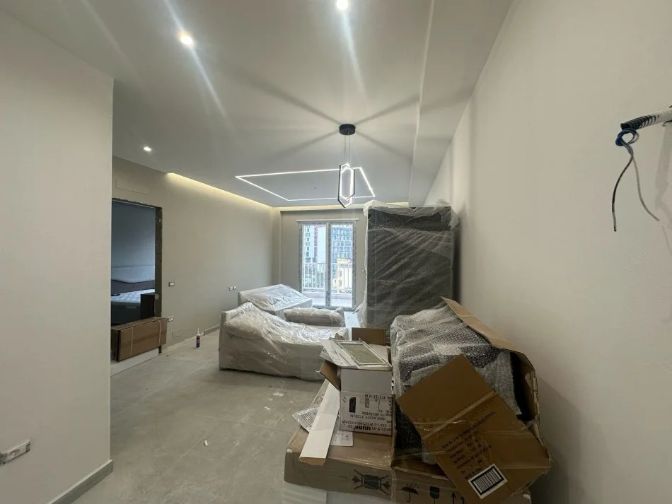 jepet me qera apartament 1+1+Ballkon Kati 5, 75 m² 500 € (Rruga 5 Maji)