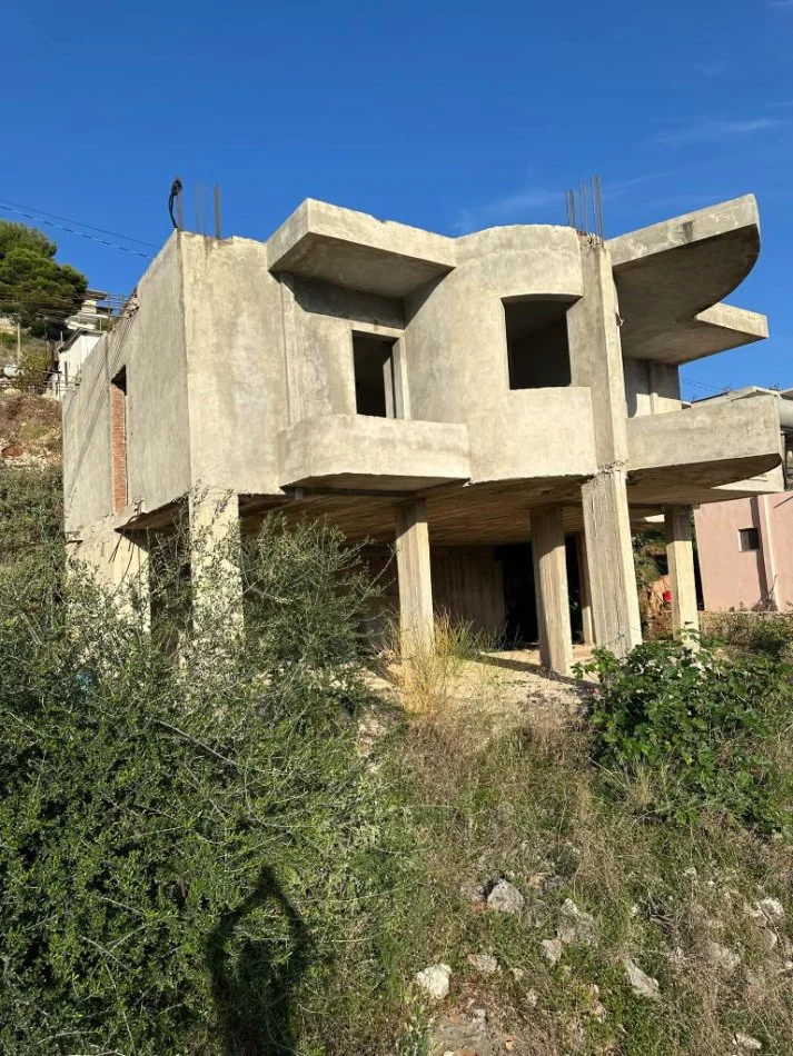 Sarande, shitet Vile 2 Katshe , 364 m² 200.000€ Janaq Kumi)