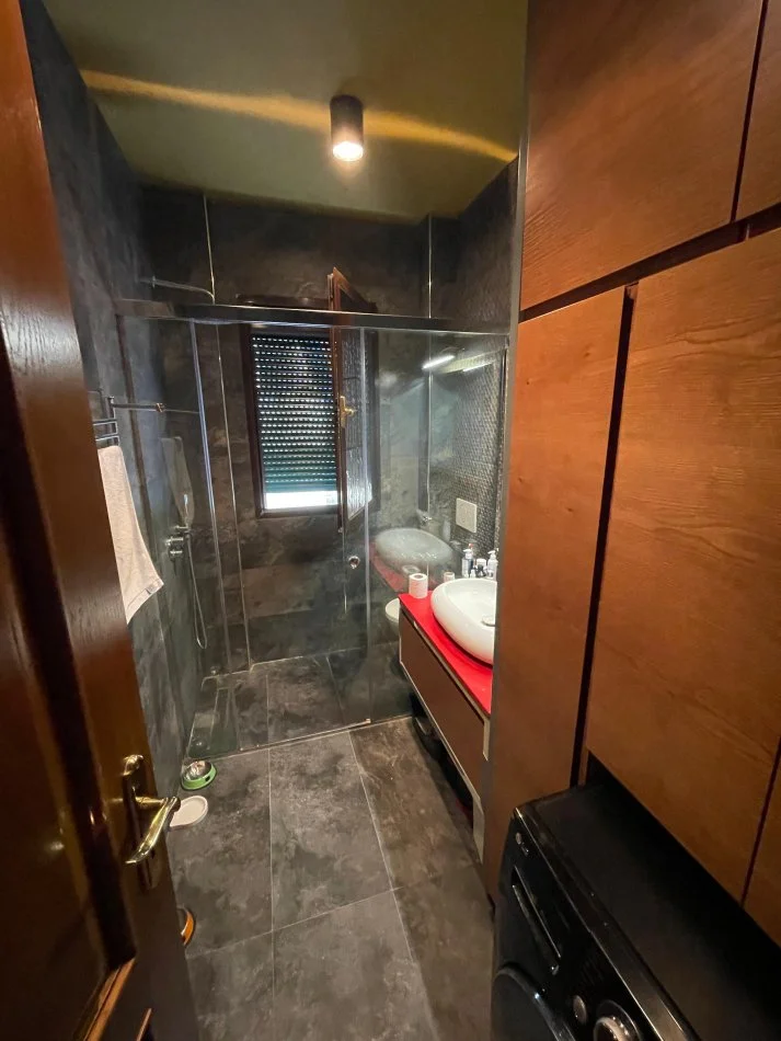 Tirane, shitet apartament 2+1 Kati 2, 70 m² 120.000 € (DRITAN HOXHA)