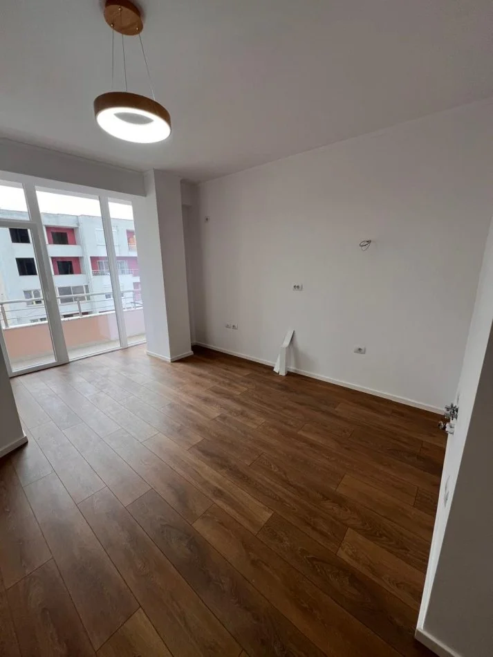 Tirane, shitet apartament 1+1 , 51 m² 87.000 € 
