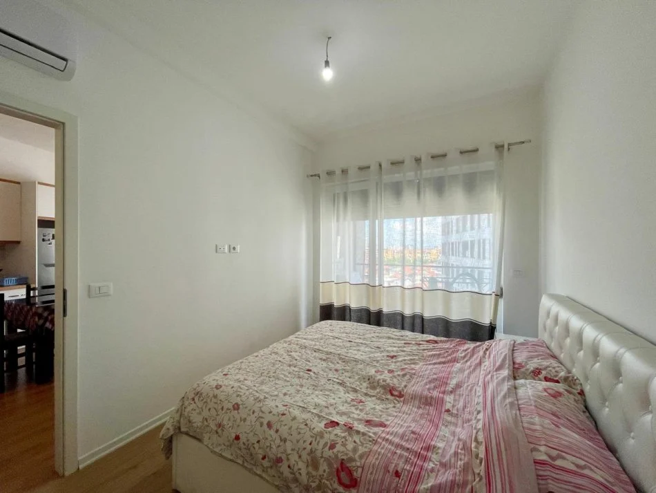 Tirane, jepet me qera apartament 1+1+Ballkon Kati 6, 63 m² 500 € (kompleksi kontakt)