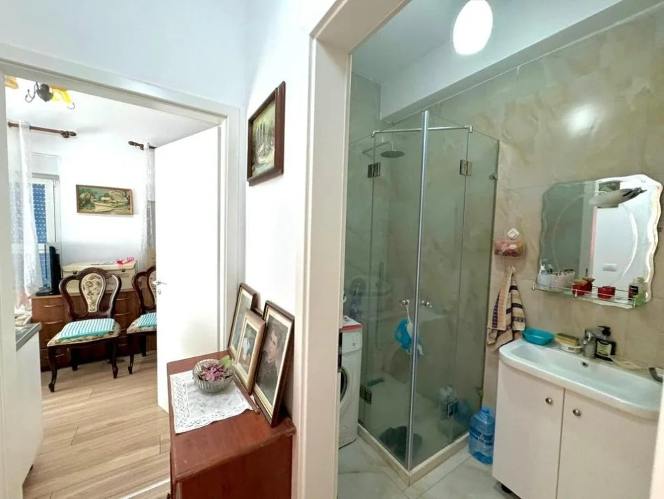 Tirane, shitet apartament 2+1 , 84 m² (Ali Demi)