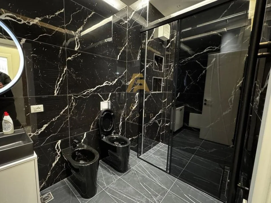 Tirane, jepet me qera apartament 2+1+2 Kati 3, 1.000 € (Kompleksi Arlis, Farmacia 10)