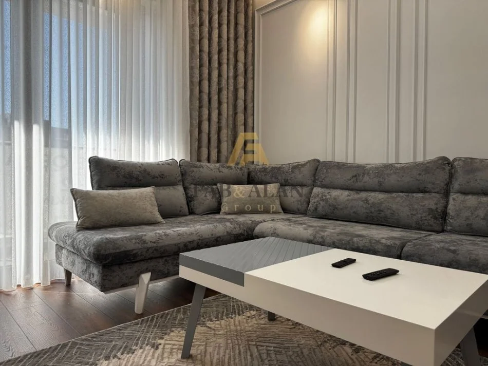 Tirane, jepet me qera apartament 2+1+2 Kati 3, 1.000 € (Kompleksi Arlis, Farmacia 10)