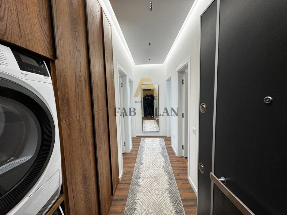 Tirane, jepet me qera apartament 2+1+2 Kati 3, 1.000 € (Kompleksi Arlis, Farmacia 10)