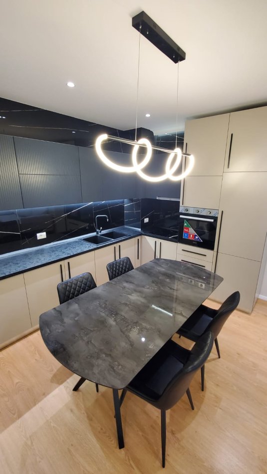Shqiperi, jepet me qera apartament 2+1+Ballkon Kati 8, 112 m² 800 € (Rezidenca Future Home)