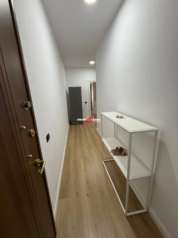 Tirane, jepet me qera apartament 1+1+Ballkon Kati 7, 70 m² 450 € (Astir)